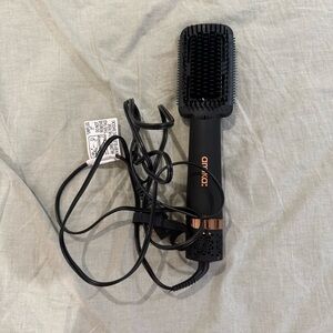 Amika Black Hair Straightening Brush